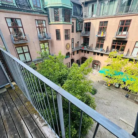 Privet In Shared Apartment, Privat overnatting