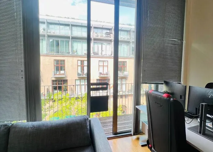 Privet In Shared Apartment, *